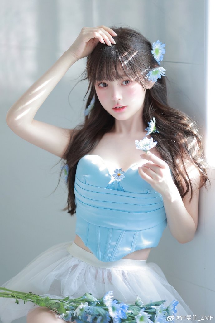 沉浸色调下的传记